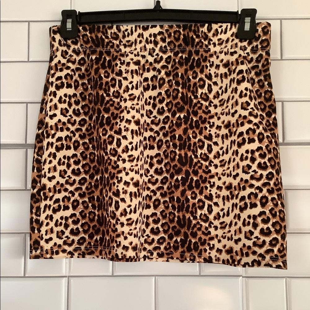 Leopard print mini skirt
